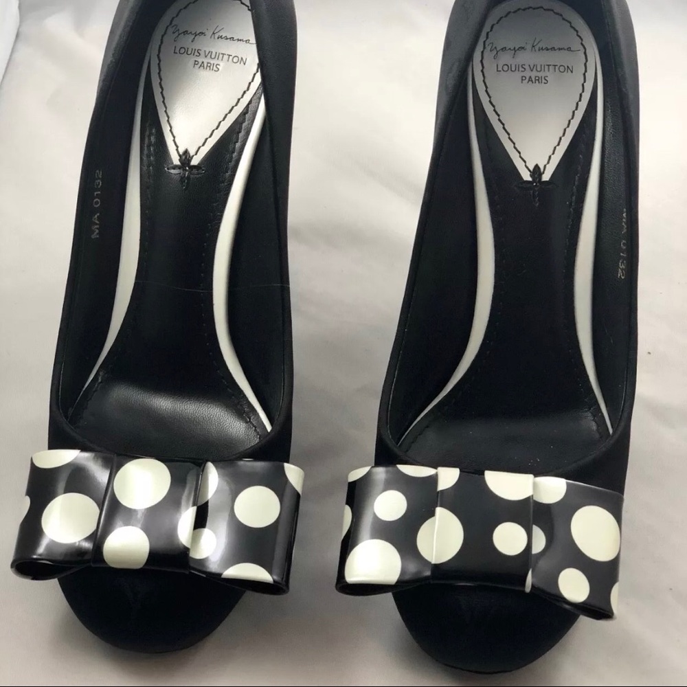 Authentic LOUIS Vuitton Kusama heels sz 38